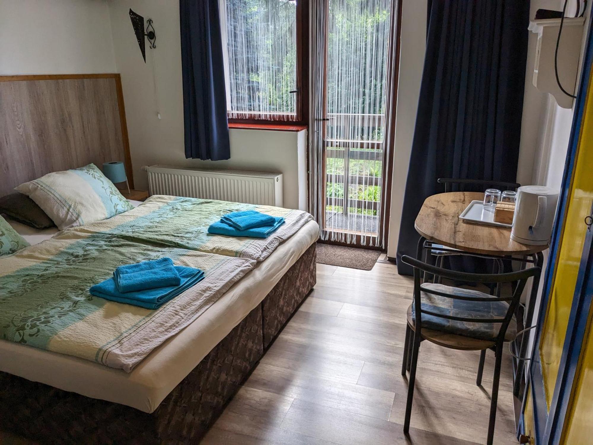 Bed And Breakfast Tvrz Velká Bukovina Kültér fotó