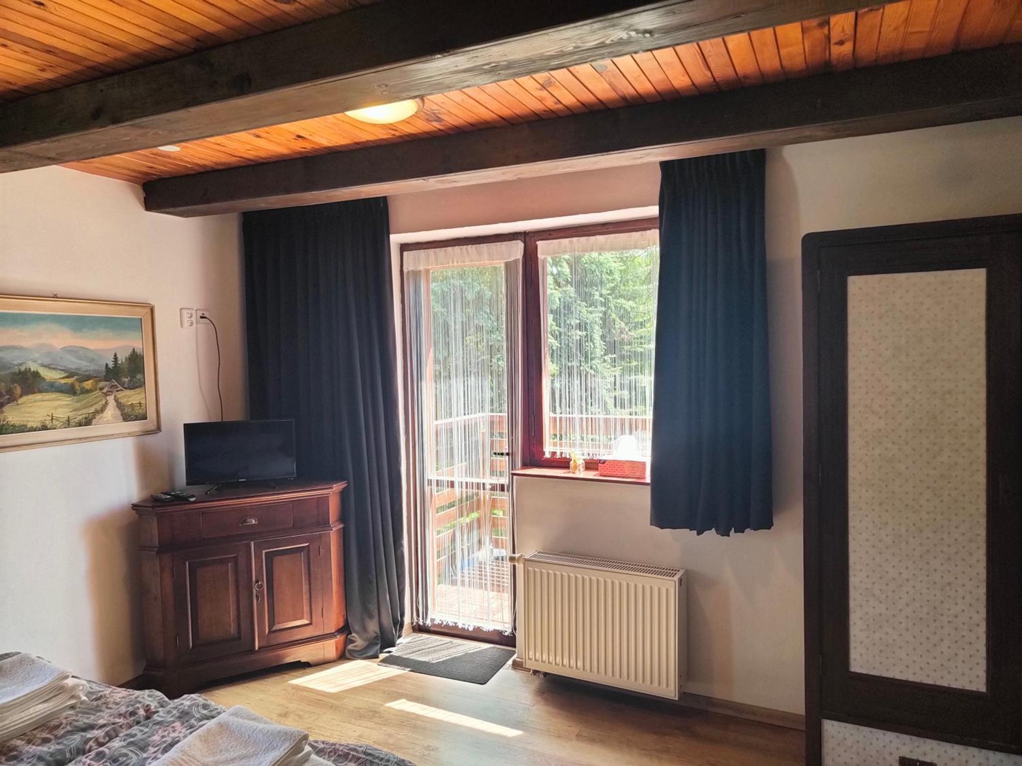Bed And Breakfast Tvrz Velká Bukovina Kültér fotó